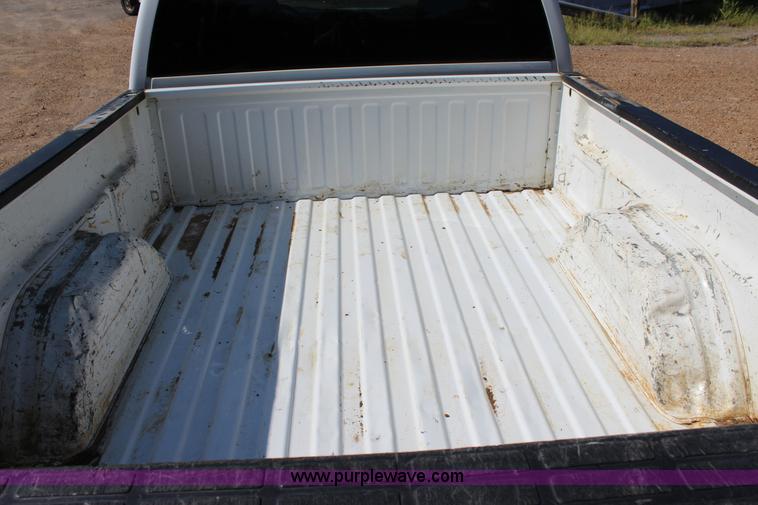 image for item J4420 2006 Chevrolet Silverado 1500 Ext. Cab pickup truck