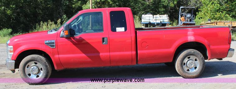 image for item J4421 2009 Ford F250 Super Duty XLT SuperCab pickup truck