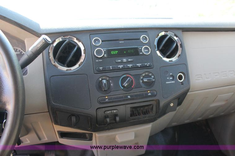 image for item J4421 2009 Ford F250 Super Duty XLT SuperCab pickup truck