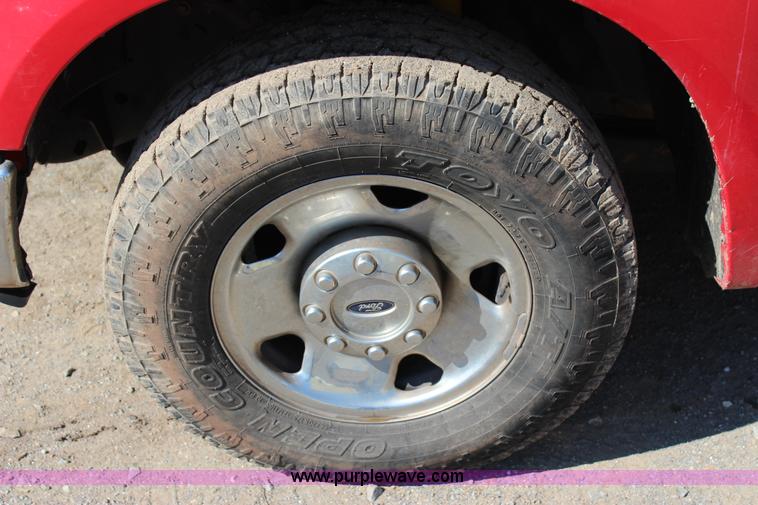 image for item J4421 2009 Ford F250 Super Duty XLT SuperCab pickup truck