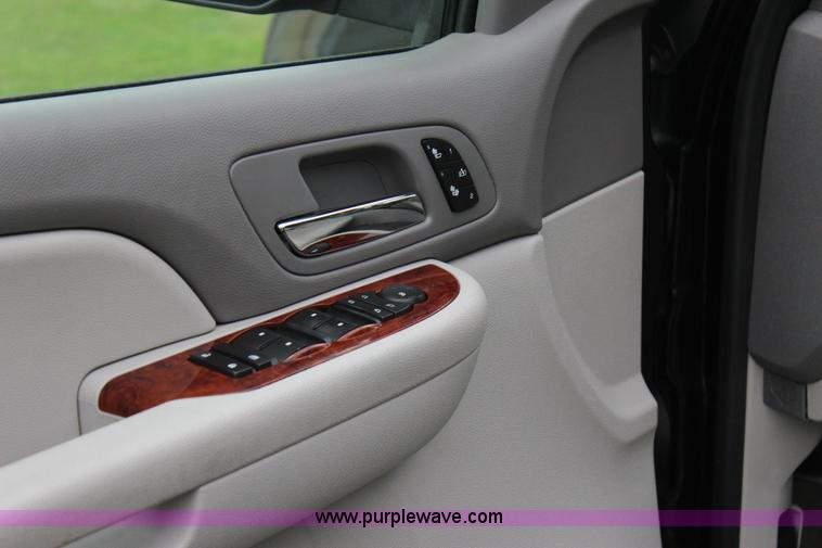 image for item J4424 2009 GMC Yukon SLT SUV