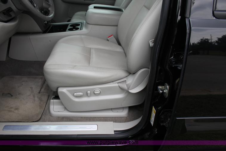 image for item J4424 2009 GMC Yukon SLT SUV