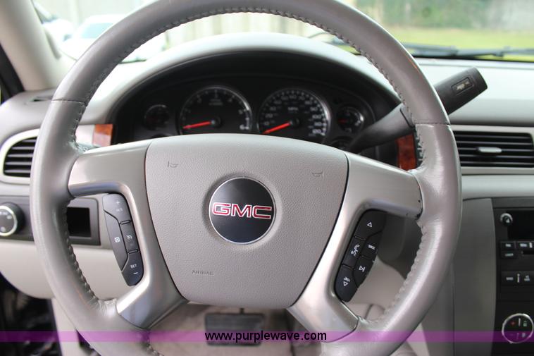 image for item J4424 2009 GMC Yukon SLT SUV