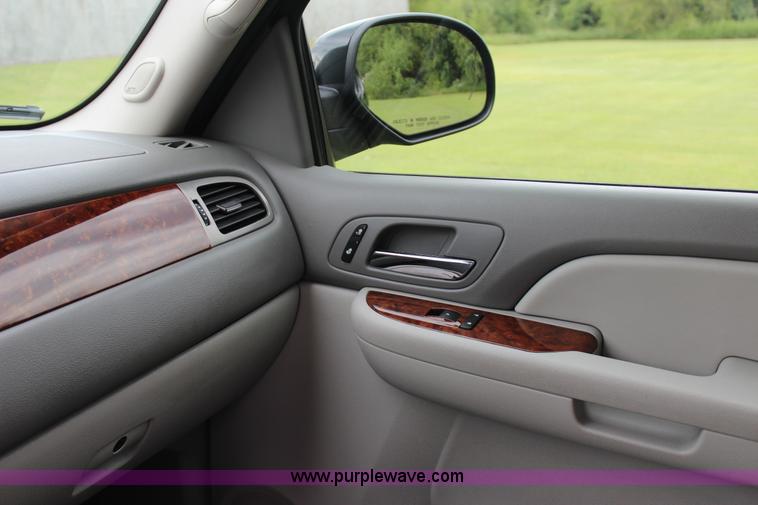 image for item J4424 2009 GMC Yukon SLT SUV