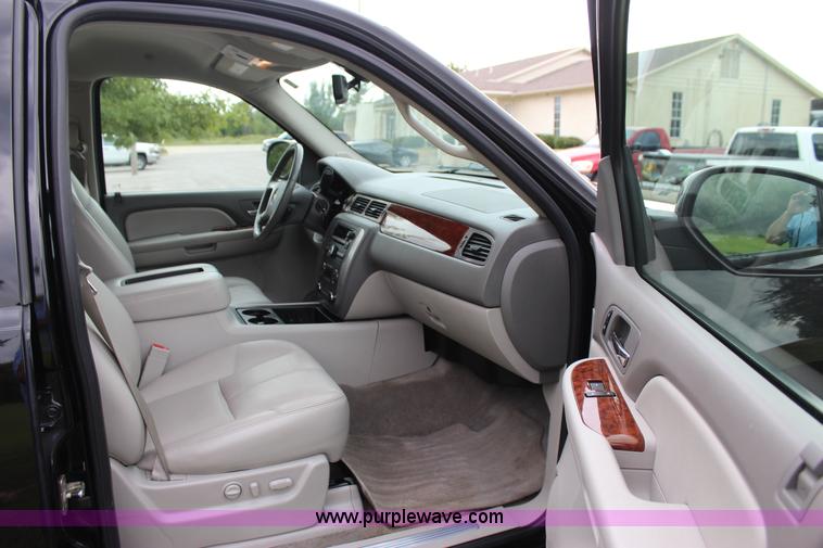 image for item J4424 2009 GMC Yukon SLT SUV