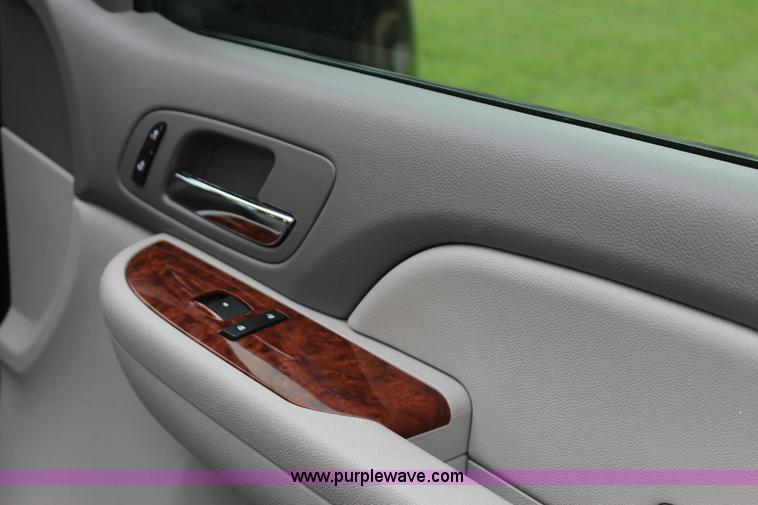 image for item J4424 2009 GMC Yukon SLT SUV