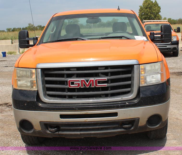 image for item J4425 2008 GMC Sierra 2500HD pickup truck