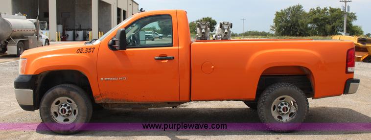 image for item J4425 2008 GMC Sierra 2500HD pickup truck
