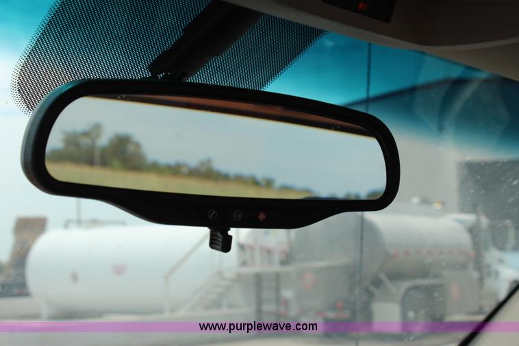 image for item J4425 2008 GMC Sierra 2500HD pickup truck