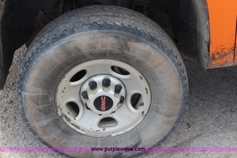 image for item J4425 2008 GMC Sierra 2500HD pickup truck