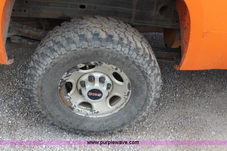 image for item J4425 2008 GMC Sierra 2500HD pickup truck