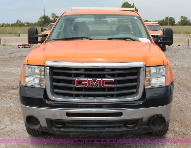 image for item J4426 2009 GMC Sierra 2500HD Ext. Cab pickup truck