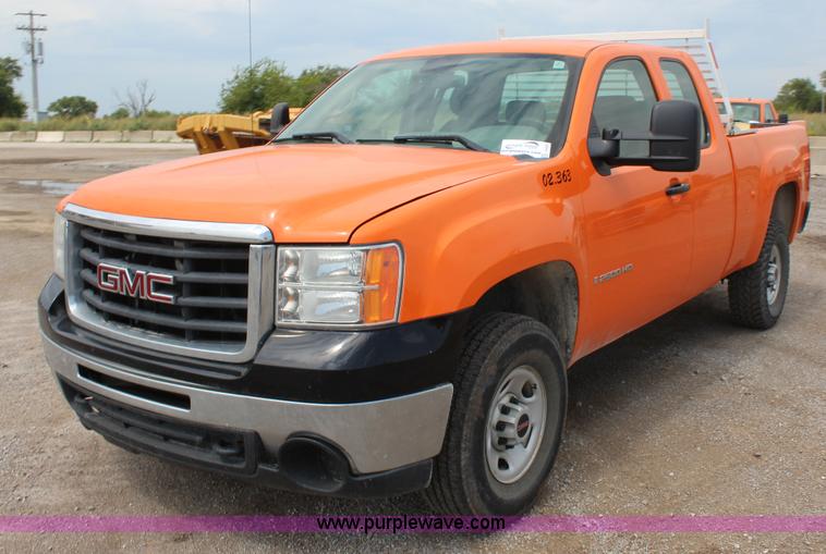 image for item J4426 2009 GMC Sierra 2500HD Ext. Cab pickup truck