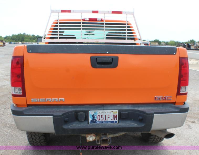 image for item J4426 2009 GMC Sierra 2500HD Ext. Cab pickup truck