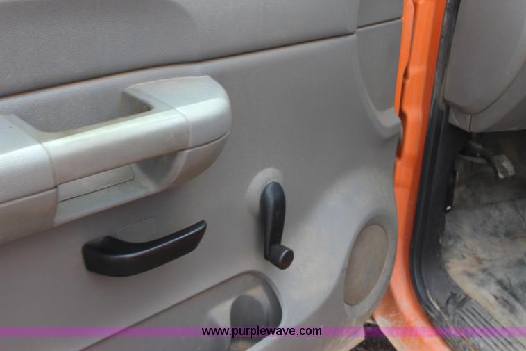 image for item J4426 2009 GMC Sierra 2500HD Ext. Cab pickup truck