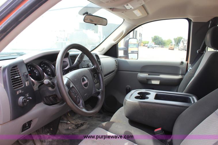 image for item J4426 2009 GMC Sierra 2500HD Ext. Cab pickup truck