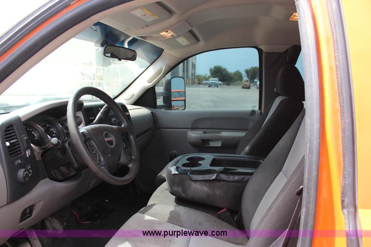 image for item J4427 2009 GMC Sierra 2500HD Ext. Cab pickup truck