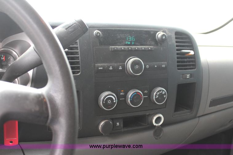 image for item J4427 2009 GMC Sierra 2500HD Ext. Cab pickup truck