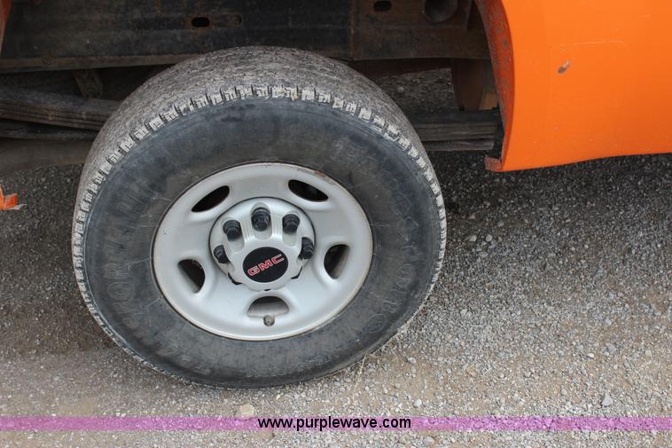 image for item J4427 2009 GMC Sierra 2500HD Ext. Cab pickup truck