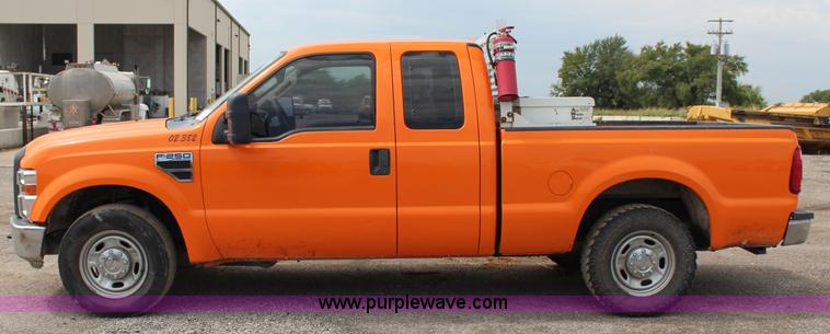 image for item J4428 2010 Ford F250 Super Duty XL SuperCab pickup truck