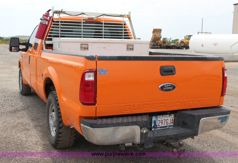 image for item J4428 2010 Ford F250 Super Duty XL SuperCab pickup truck