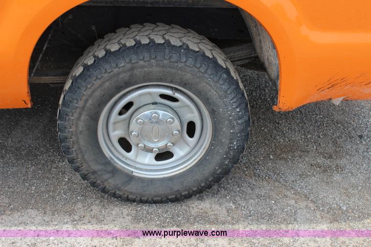 image for item J4428 2010 Ford F250 Super Duty XL SuperCab pickup truck