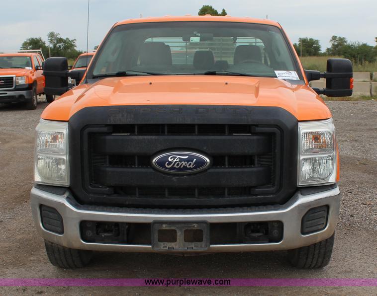 image for item J4429 2011 Ford F250 Super Duty XL SuperCrew pickup truck