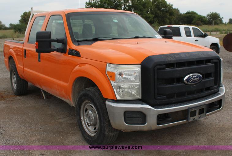 image for item J4429 2011 Ford F250 Super Duty XL SuperCrew pickup truck