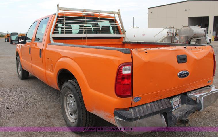 image for item J4429 2011 Ford F250 Super Duty XL SuperCrew pickup truck