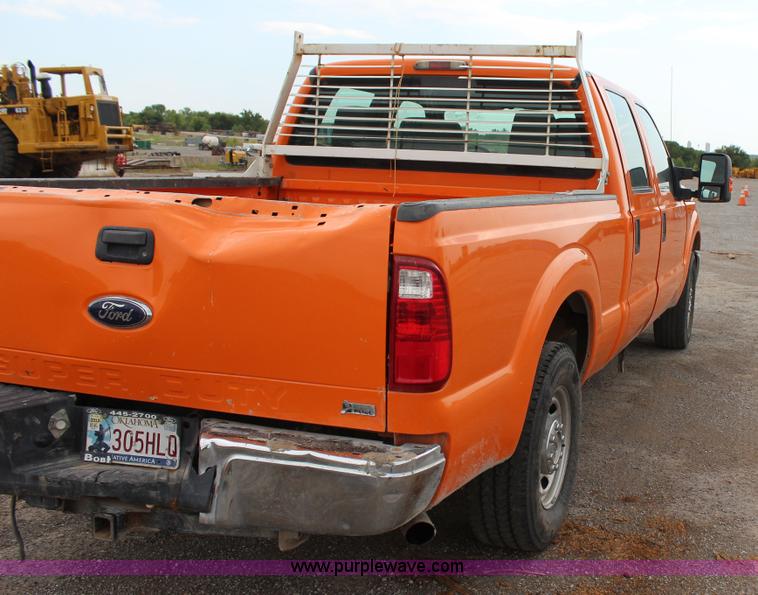 image for item J4429 2011 Ford F250 Super Duty XL SuperCrew pickup truck