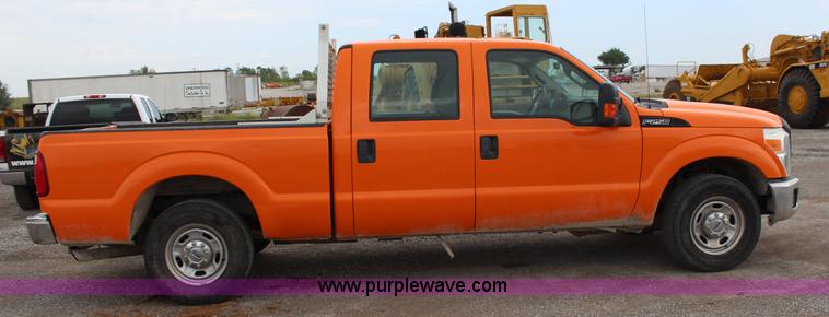 image for item J4429 2011 Ford F250 Super Duty XL SuperCrew pickup truck