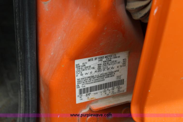 image for item J4429 2011 Ford F250 Super Duty XL SuperCrew pickup truck