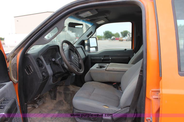 image for item J4429 2011 Ford F250 Super Duty XL SuperCrew pickup truck