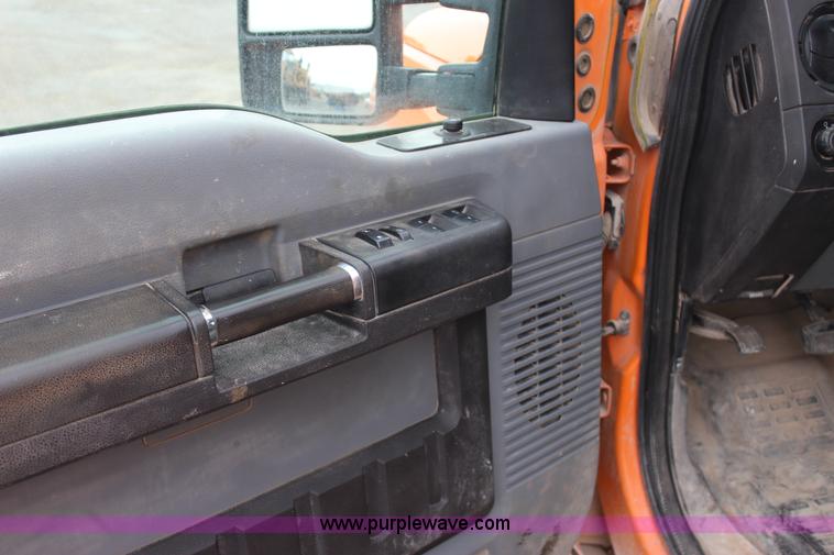 image for item J4429 2011 Ford F250 Super Duty XL SuperCrew pickup truck