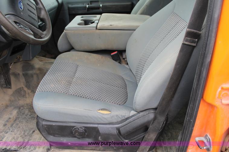 image for item J4429 2011 Ford F250 Super Duty XL SuperCrew pickup truck