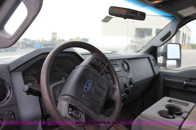 image for item J4429 2011 Ford F250 Super Duty XL SuperCrew pickup truck