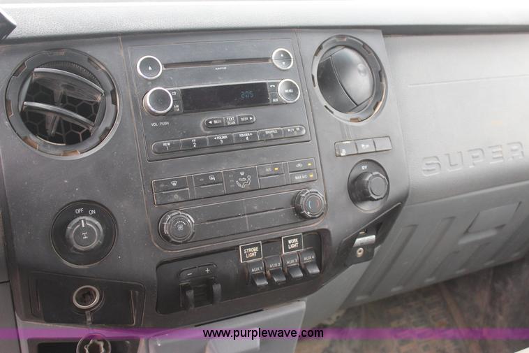 image for item J4429 2011 Ford F250 Super Duty XL SuperCrew pickup truck