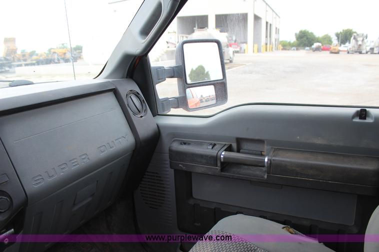 image for item J4429 2011 Ford F250 Super Duty XL SuperCrew pickup truck