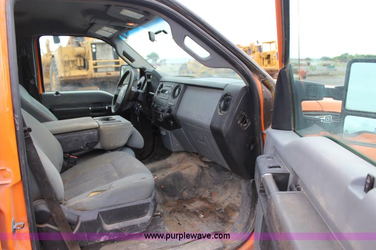 image for item J4429 2011 Ford F250 Super Duty XL SuperCrew pickup truck