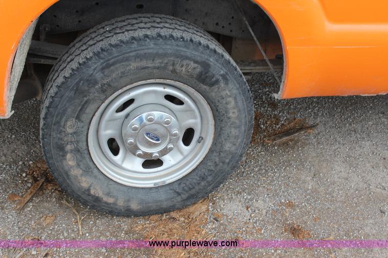 image for item J4429 2011 Ford F250 Super Duty XL SuperCrew pickup truck