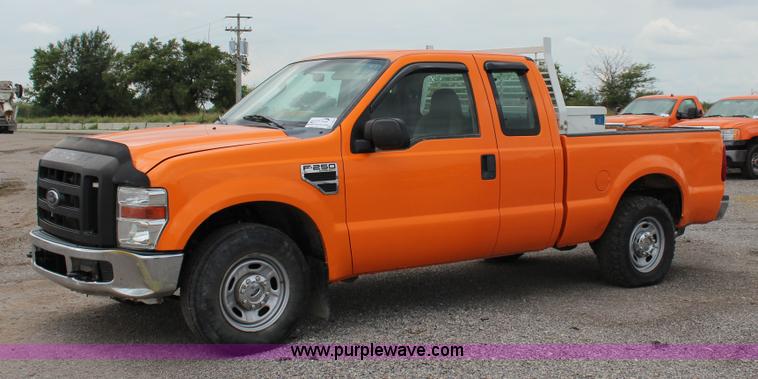 image for item J4430 2010 Ford F250 Super Duty XL SuperCab pickup truck