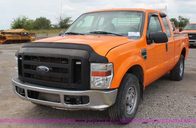 image for item J4430 2010 Ford F250 Super Duty XL SuperCab pickup truck