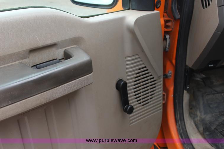 image for item J4430 2010 Ford F250 Super Duty XL SuperCab pickup truck