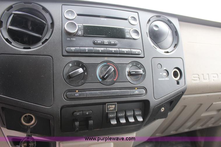 image for item J4430 2010 Ford F250 Super Duty XL SuperCab pickup truck