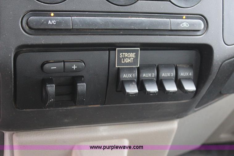 image for item J4430 2010 Ford F250 Super Duty XL SuperCab pickup truck