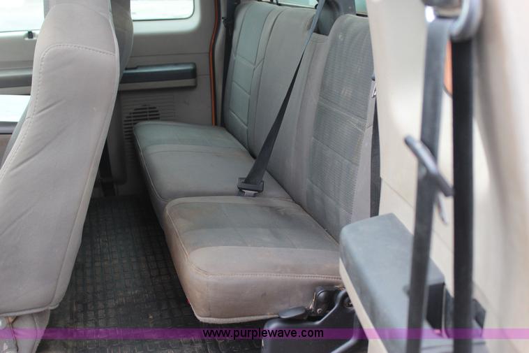 image for item J4430 2010 Ford F250 Super Duty XL SuperCab pickup truck