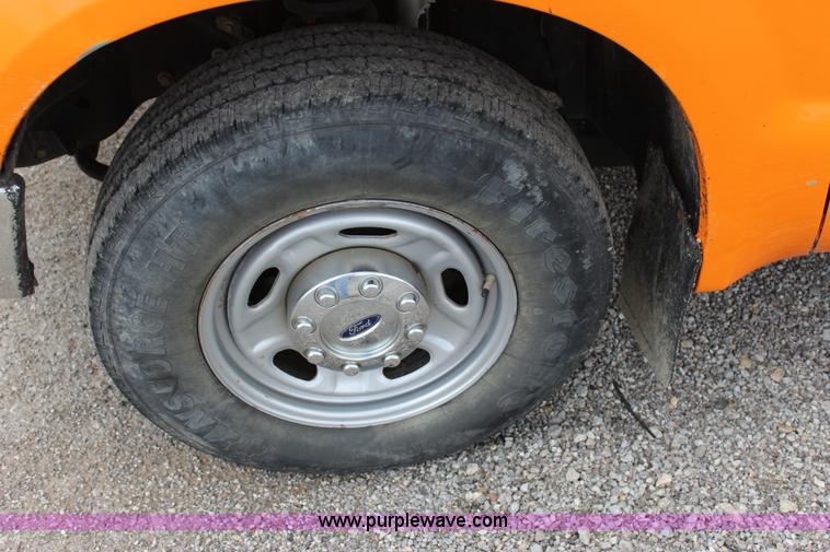 image for item J4430 2010 Ford F250 Super Duty XL SuperCab pickup truck