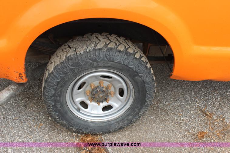 image for item J4430 2010 Ford F250 Super Duty XL SuperCab pickup truck