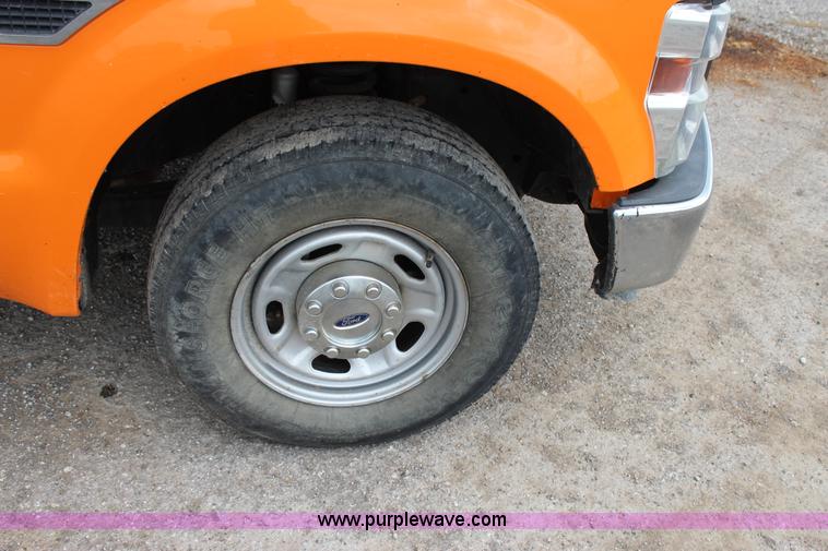 image for item J4430 2010 Ford F250 Super Duty XL SuperCab pickup truck