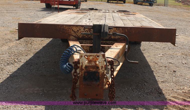 image for item J4468 1994 Trail King 40 equipment trailer